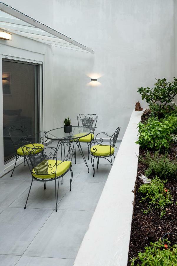 Central Cozy Studio With A Secret Garden أثينا المظهر الخارجي الصورة