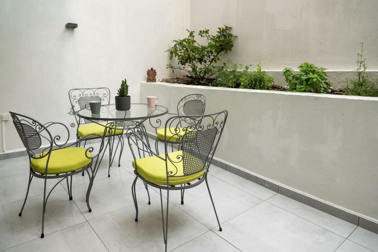 Central Cozy Studio With A Secret Garden أثينا المظهر الخارجي الصورة